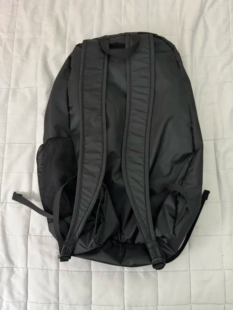 モンベル ポケッタブル ライト バッグ 18L ブラック