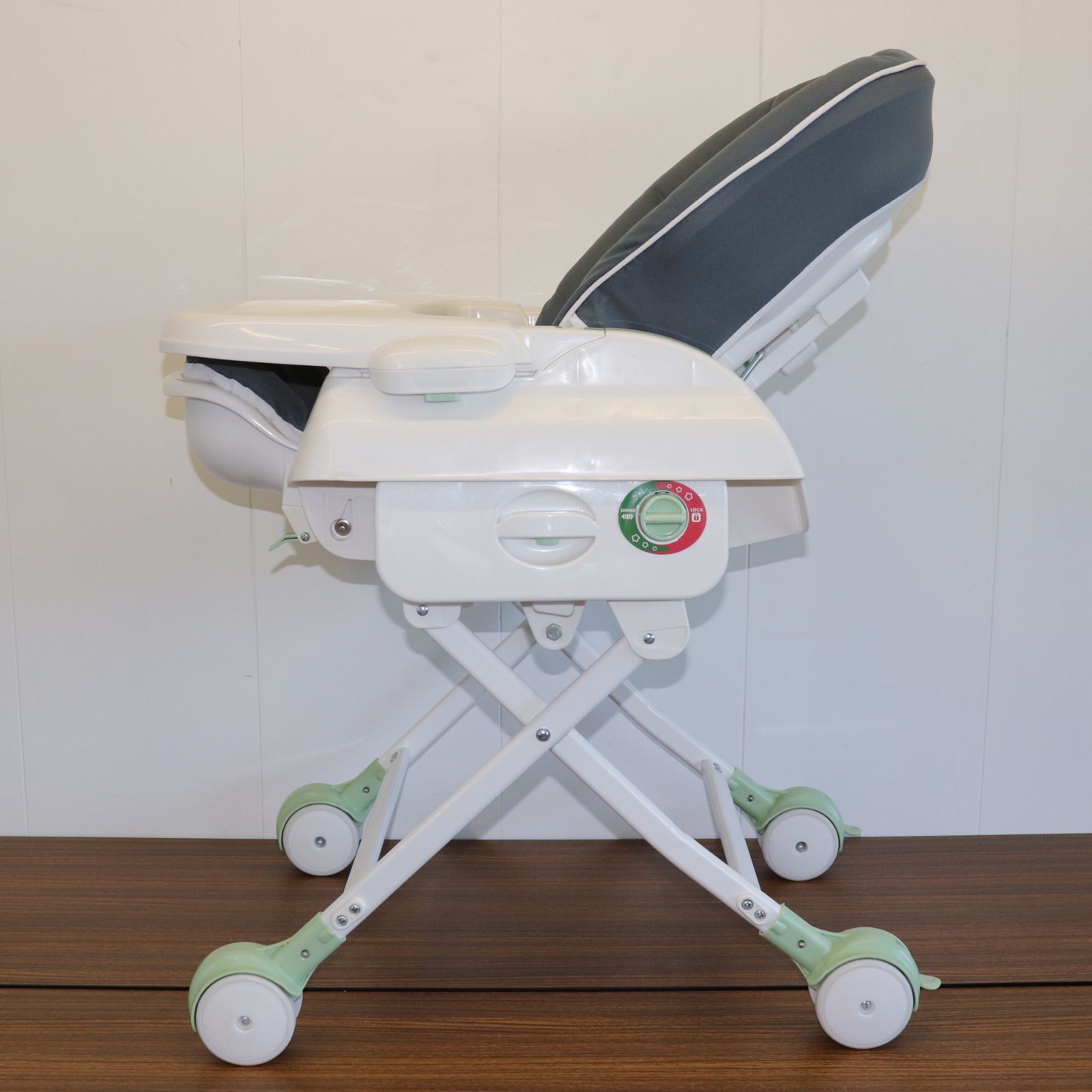 kajikajiさん専用　ハイローチェア&ベッド&メリー カトージ ベビーチェア ハイチェア ローチェア ロッキングチェア