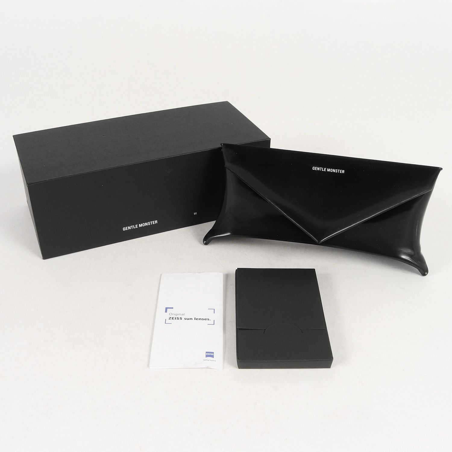 美品 GENTLE MONSTER ジェントル モンスター キャットアイ サングラス