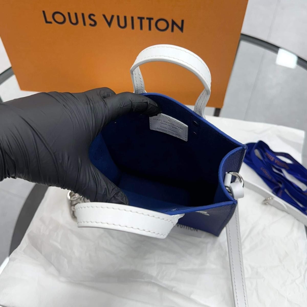 ブルーLouis Vuitton(ルイヴィトン) エブリデイ サックプラ クロスバッグ
