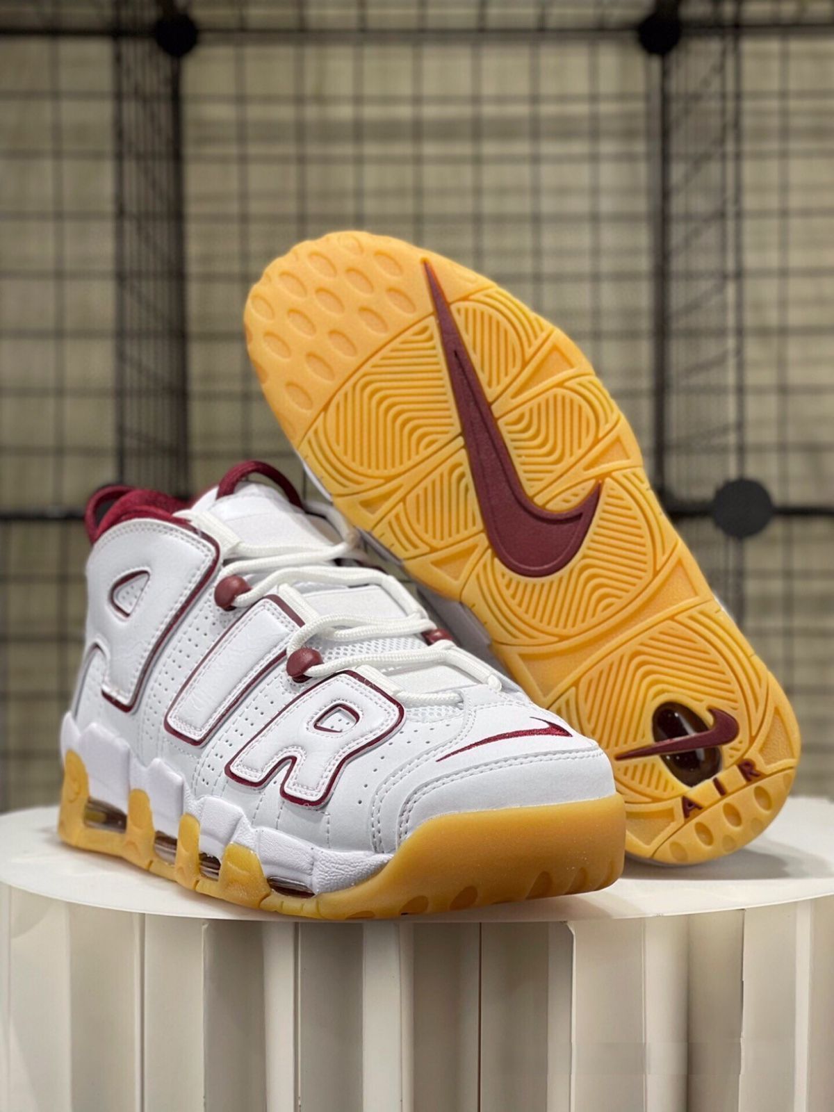 お値下げしました??即購入?? Nike Air more uptempo red toe 箱