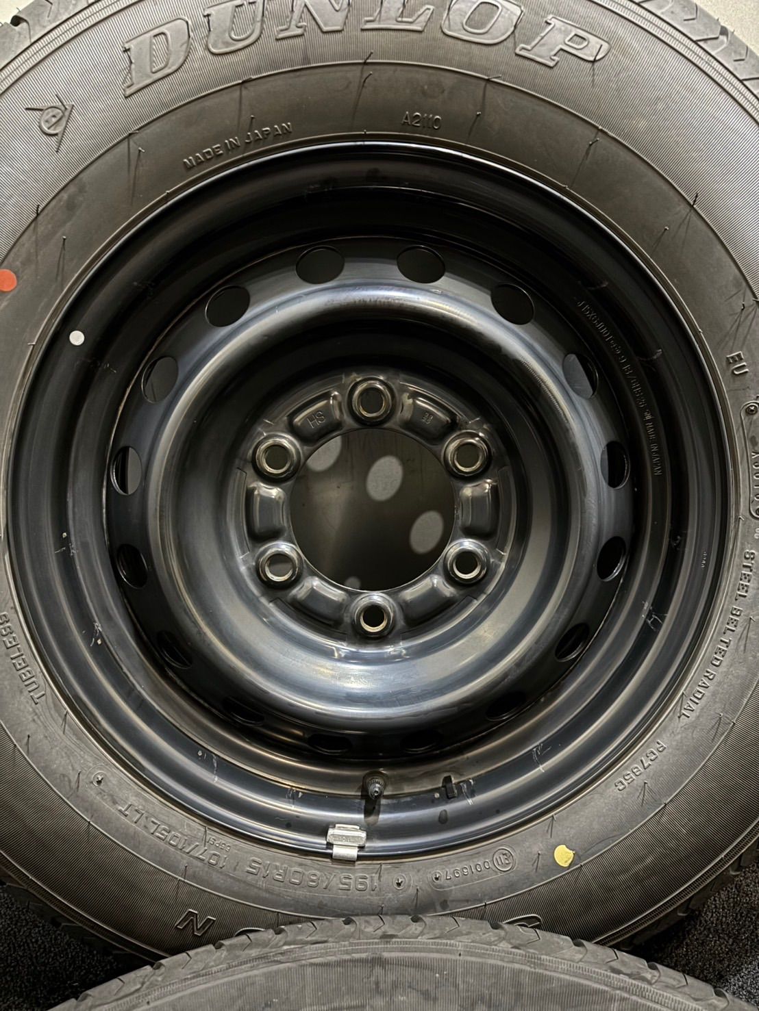 195 80R15 107 105L LT DUNLOP SP175N 18年製 トヨタ 200系 ハイエース 純正 15インチ 6J 35 139.7 6H 夏タイヤ 4本 南4-K310