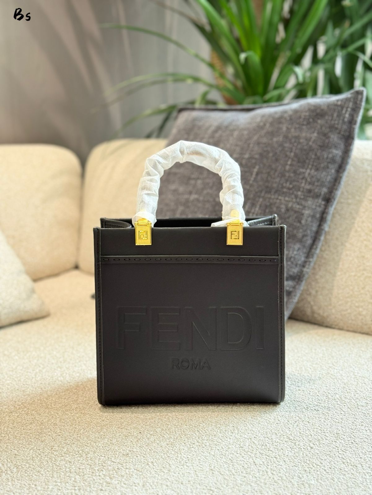 フェンディ サンシャイン スモール 楽天市場】FENDI (フェンディ) サンシャイン ショッパー