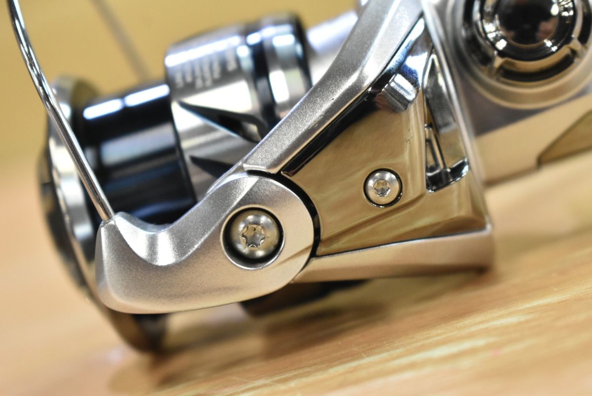 シマノ 23 ストラディック SHIMANO STRADIC スピニングリール ライトソルト エギング ロックフィッシュ ブラックバス