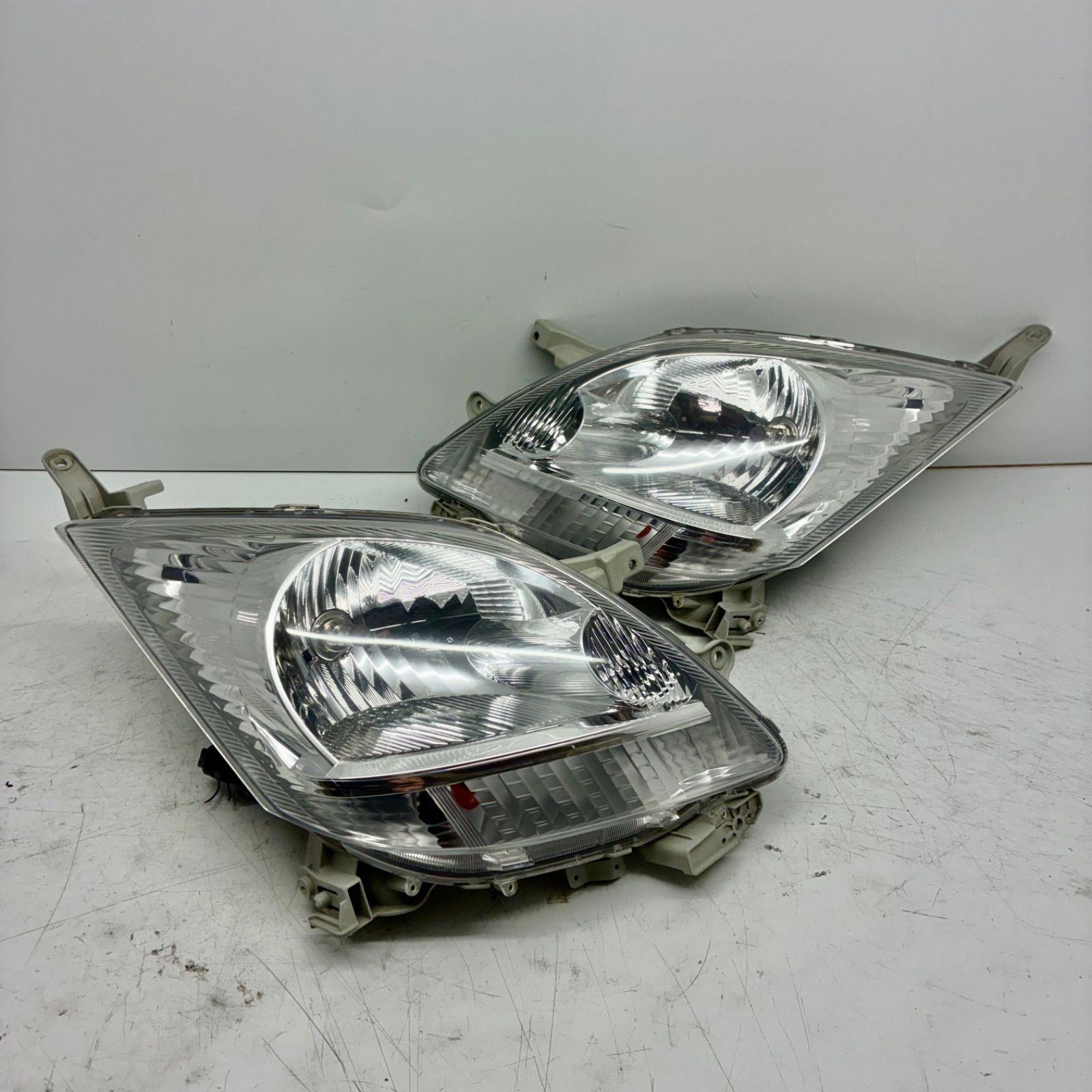 美 コーティング済 ダイハツ L175S L185S ムーヴ カジュアル ヘッドライト ランプ レンズ 左右セット LR ハロゲン STANLEY P6708 P70649