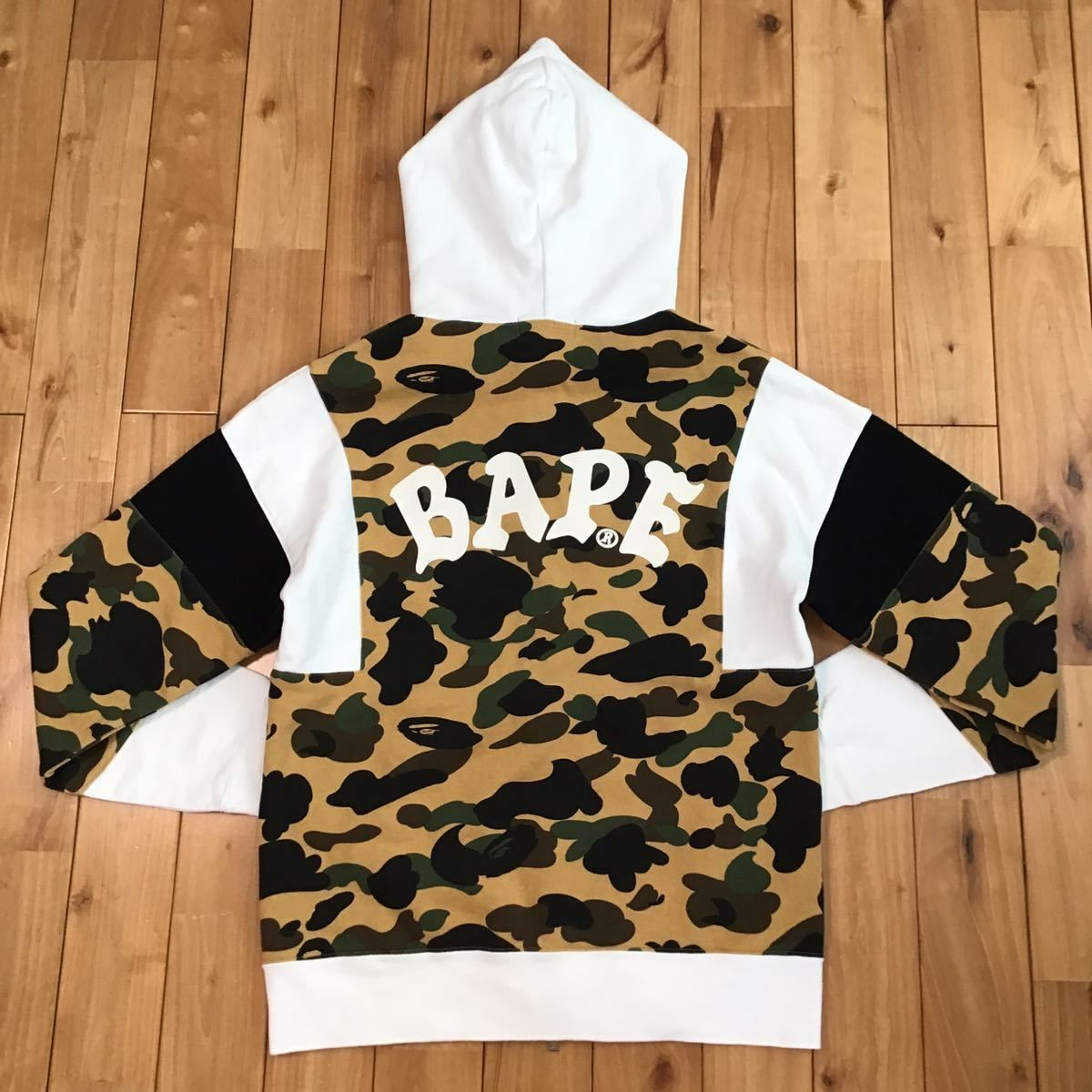 BAPE crazy 1st camo フルジップ パーカー Mサイズ a bathing ape full zip hoodie エイプ ベイプ  アベイシングエイプ 迷彩 - メルカリ