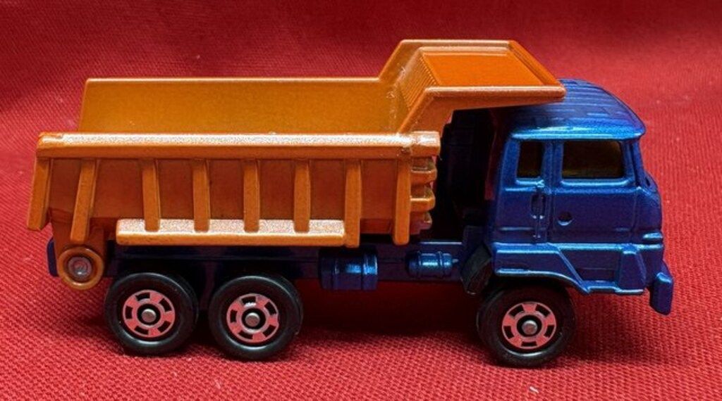 日本製トミカ 赤箱73 いすゞ オフロードダンプ デットストック