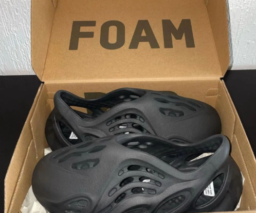 新品 adidas YEEZY Foam Runner "Onyx" アディダス イージー フォーム ランナー "オニキス"  男女兼用