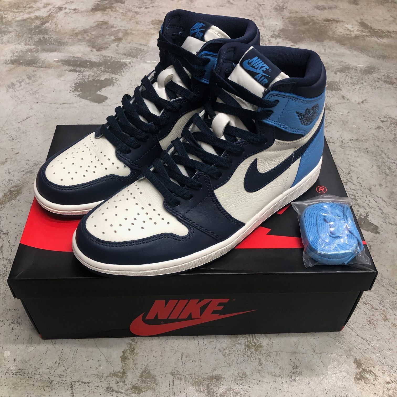 新品 Nike Air Jordan 1 Retro High OG Obsidian/University Blue 555088-140  オブシディアン ジョーダン1 スニーカー ナイキ 28cm 67983A1 - メルカリ