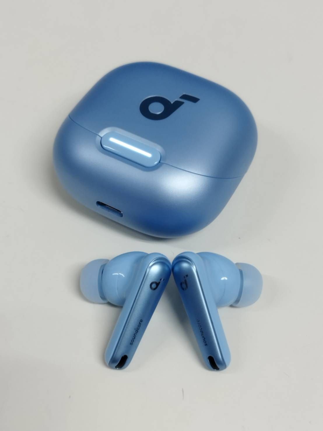 美品】Soundcore Liberty 4 NC/A3947/ワイヤレスイヤホン ANKER 美品】Soundcore Liberty 4 NC/A3947/ワイヤレスイヤホン ANKER