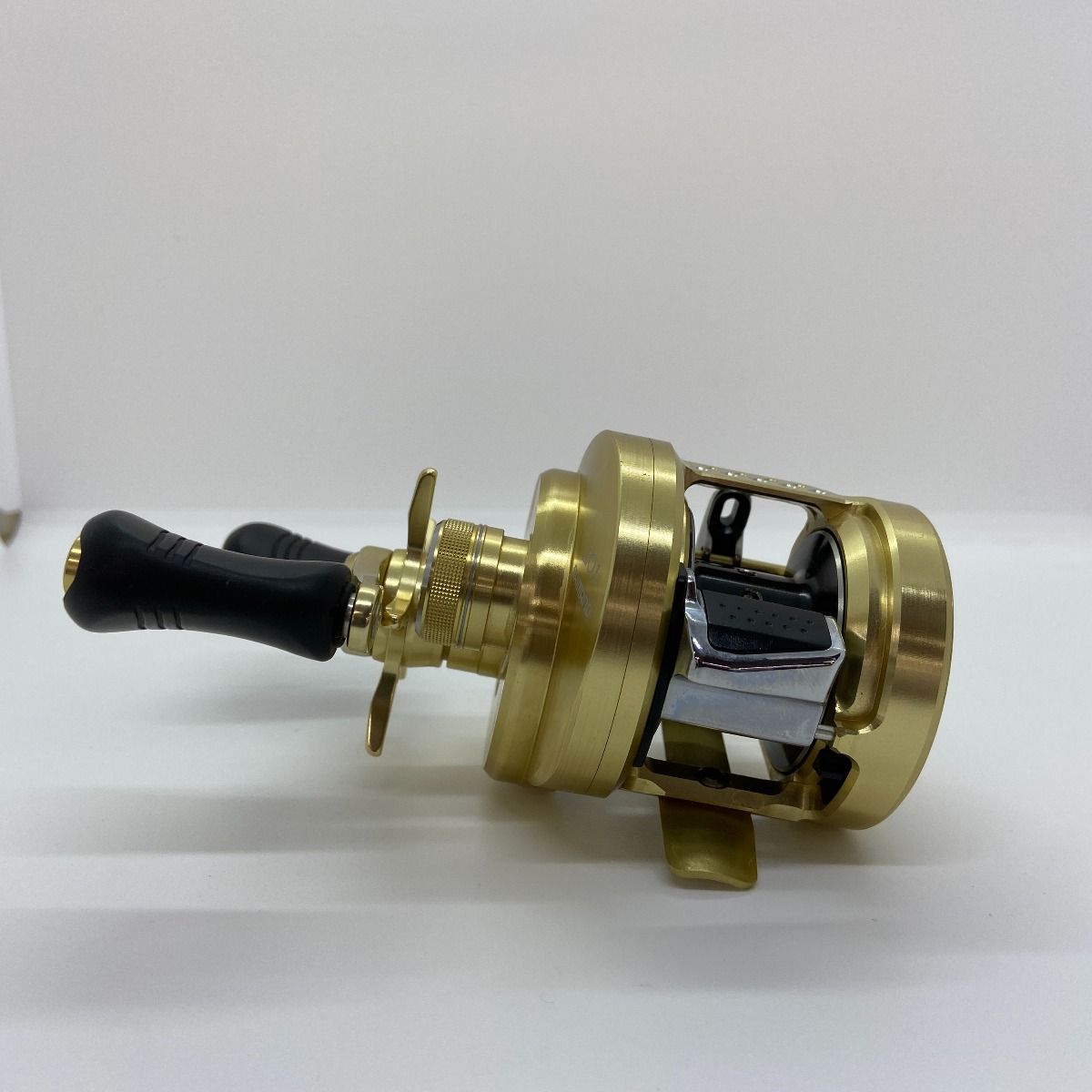 SHIMANO - ΨΨSHIMANO シマノ  ベイトリール　14カルカッタコンクエスト 201　箱付　　 03205 ΨΨSHIMANO シマノ ベイトリール 14カルカッタコンクエスト 201