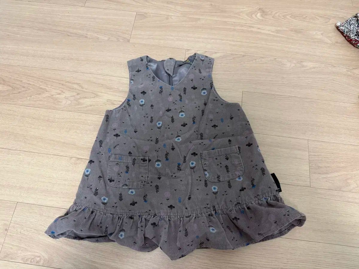 Moimoln(モイモルン) 女児 ワンピース ワンピース | おしゃれな子供服 moimoln（モイモルン） 公式Online Store レギンス付きシアースカート | おしゃれな子供服 moimoln（モイモルン