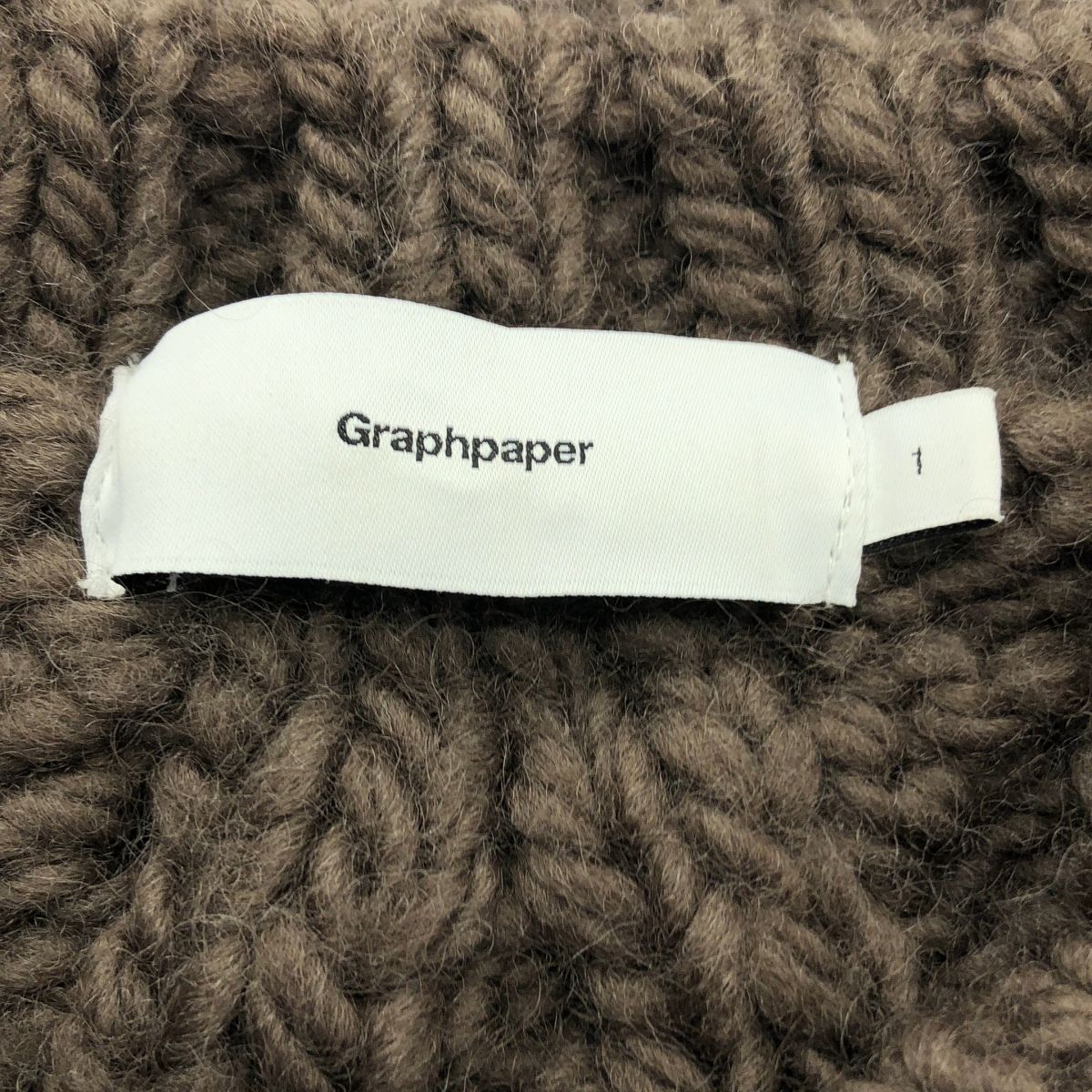 ト*モ様 Graphpaper 18AW Big Cable Hand Knit Graphpaper Big Cable Hand Knit Cable Knit' Wallpaper by Lingua