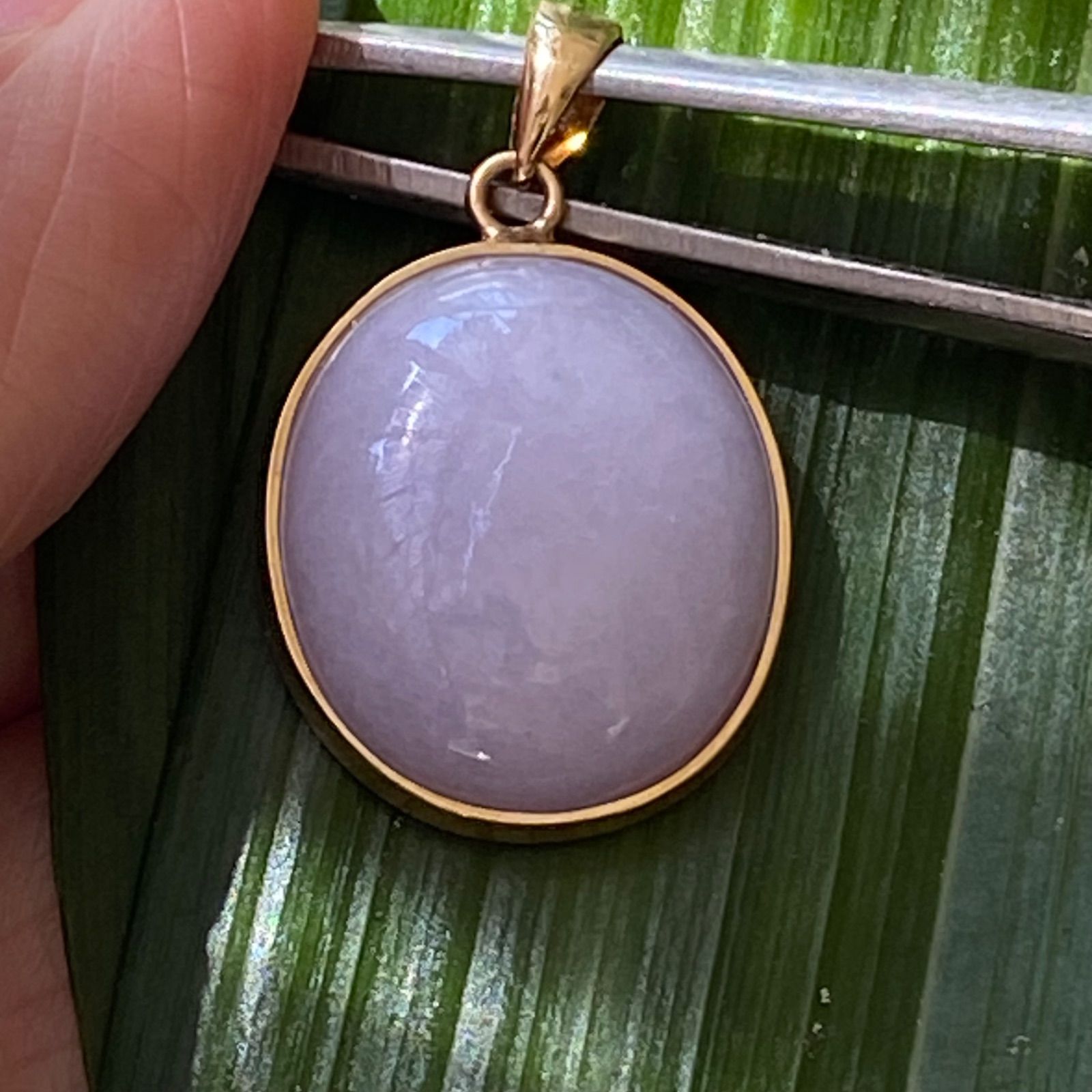 K18YG AU750 18金 ラベンダー翡翠 ペンダント（鑑別カード付） K18YG AU750 18金 ラベンダー翡翠 ペンダント（鑑別カード付） - メルカリ