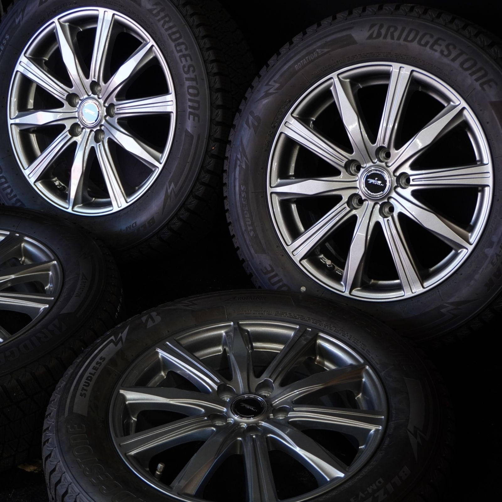 23年製 ブリヂストン BLIZZAK DM-V3 | TOPRUN 225|60R17 | 7J 53 114.3 5H 4本 スタッドレス ヴェゼル フォレスター クロストレック等