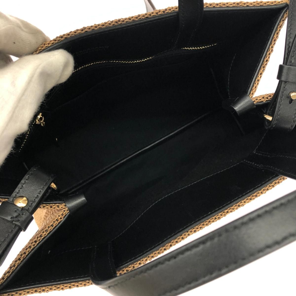 Salvatore Ferragamo サルヴァトーレフェラガモ 2WAYバッグ  ロゴ ラフィア    ブラック/ベージュ レディース / 240001130188 Salvatore Ferragamo サルヴァトーレフェラガモ 2WAYバッグ ロゴ