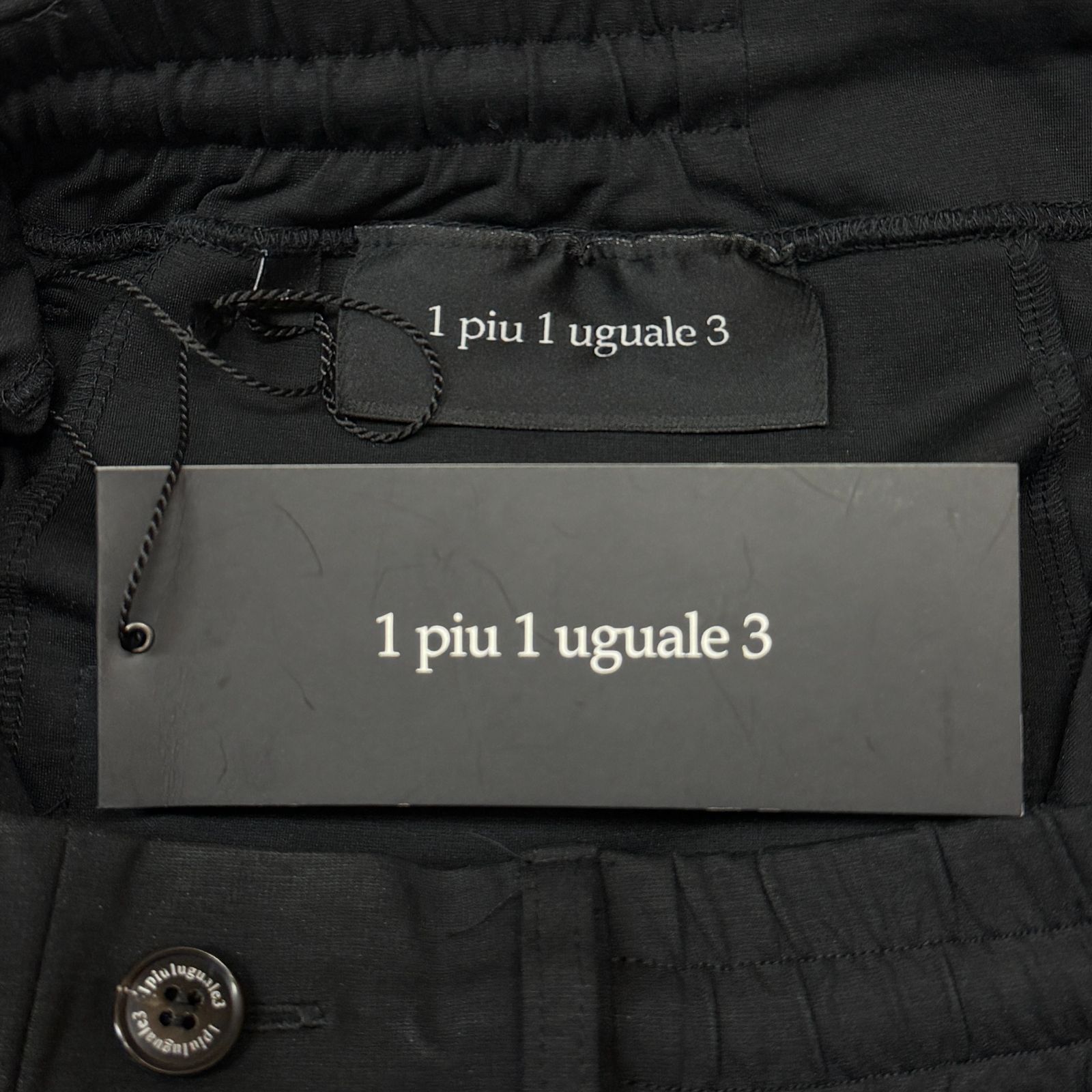 限定SALE【未使用品】1PIU1UGUALE3 スラックス 定価77000円 限定SALE【未使用品】1PIU1UGUALE3 スラックス 定価77000円