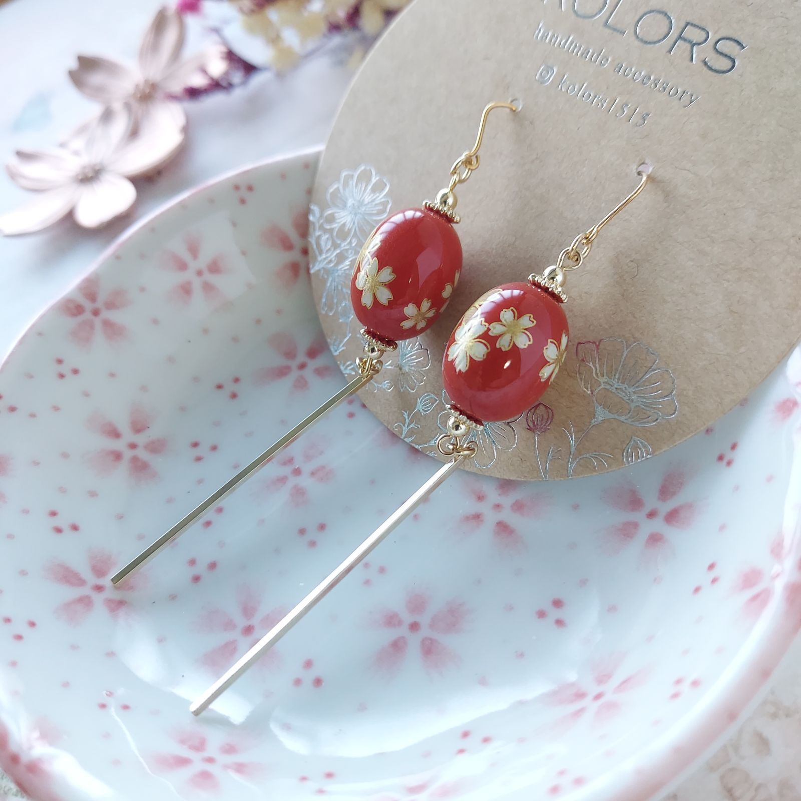 ?【匿名発送】【ピアス or イヤリング 変更可】【*2442 桜柄レッド 