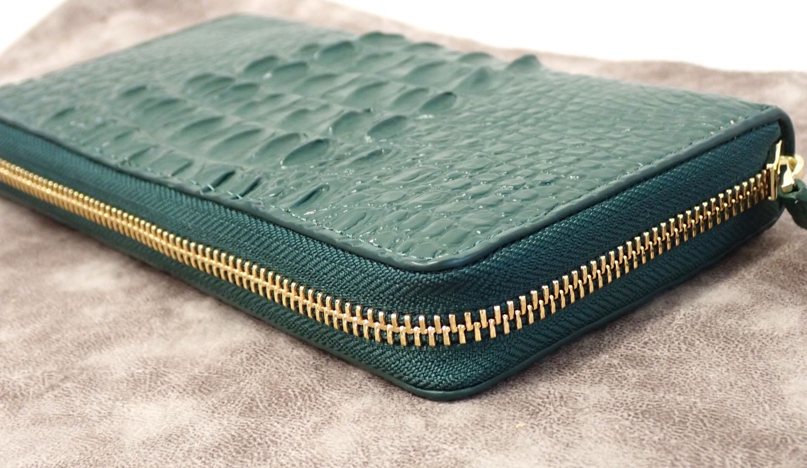 極美品 クロコダイル ラウンドファスナー長財布 マットグリーン - メルカリ