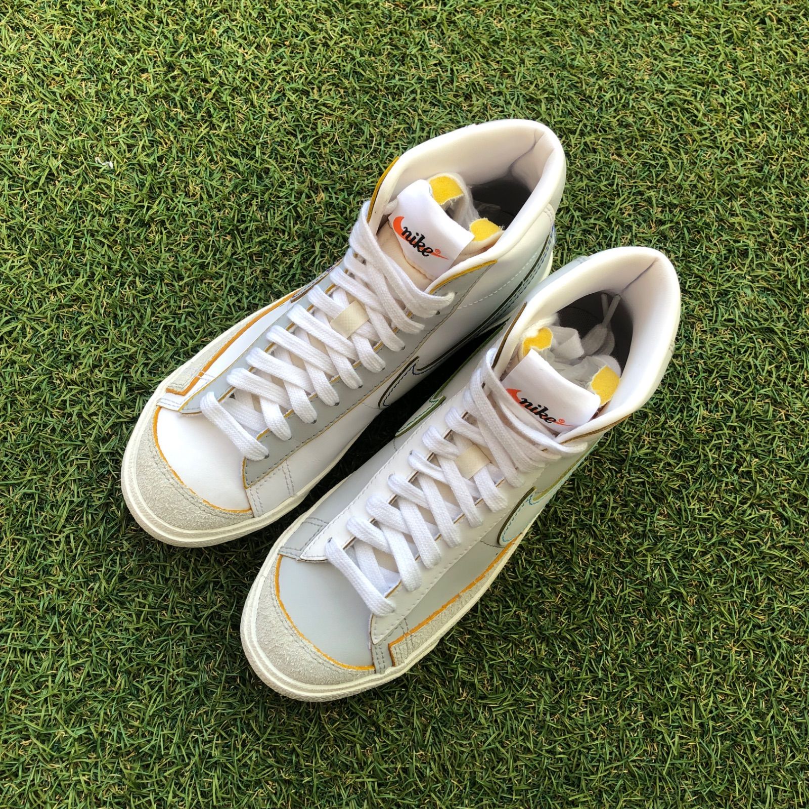 美品23 NIKE BLAZER MID '77 ナイキ ブレザーHT825 美品23 NIKE BLAZER MID '77 ナイキ ブレザーHT825 - メルカリ