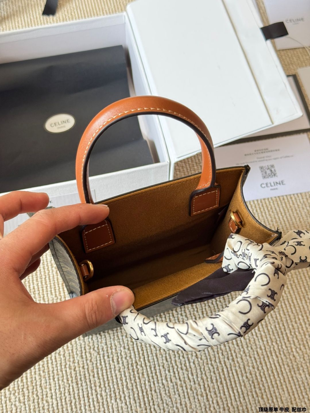 CELINE モノグラム ミニトートバッグ 今日特価】Celine モノグラム トートバッグ｜ミニ & ラージ 2