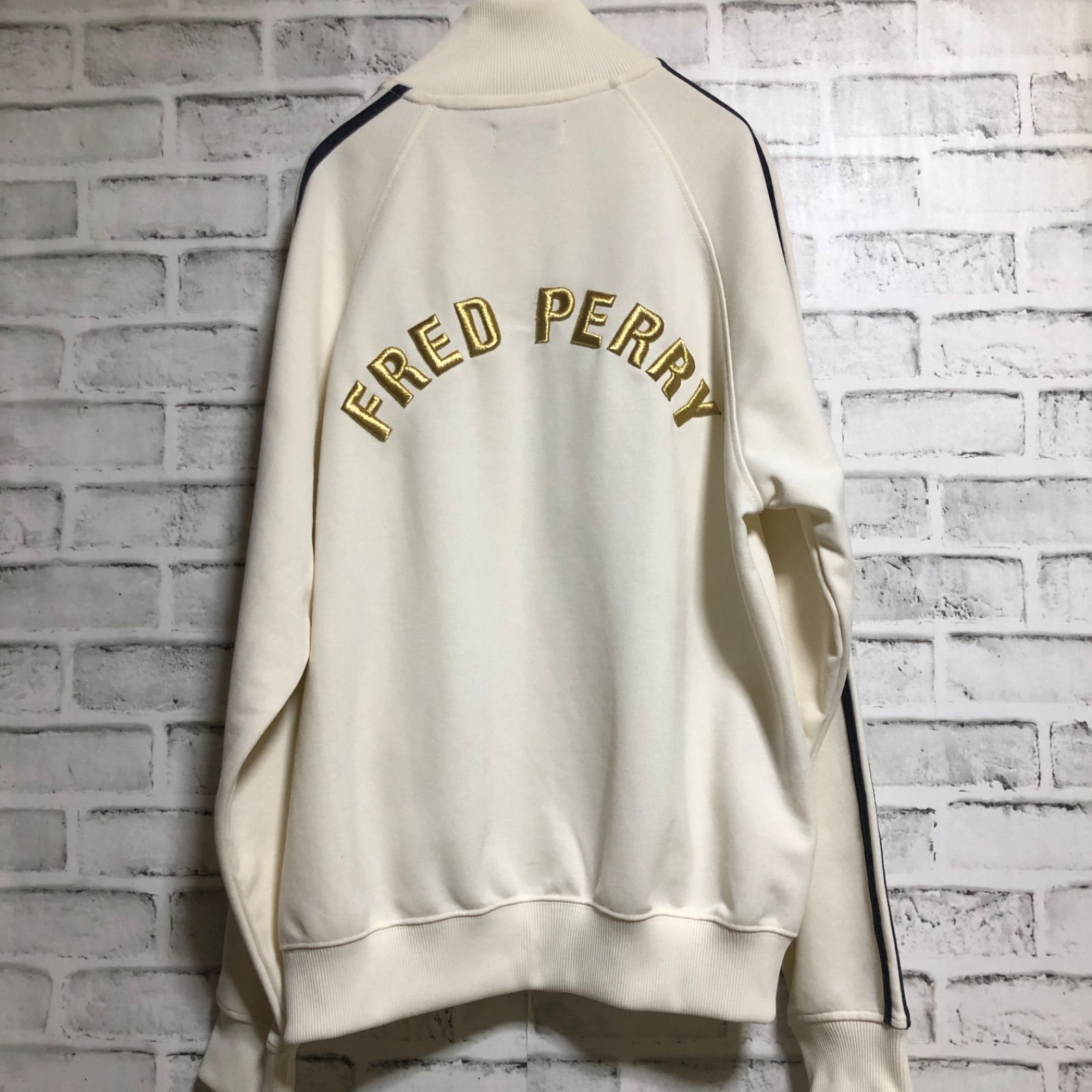 【FRED PERRY】トラックジャケット/ジャージ/無地/刺繍/ロゴ/新品 FRED PERRY】トラックジャケット/ジャージ/無地/刺繍/ロゴ/新品