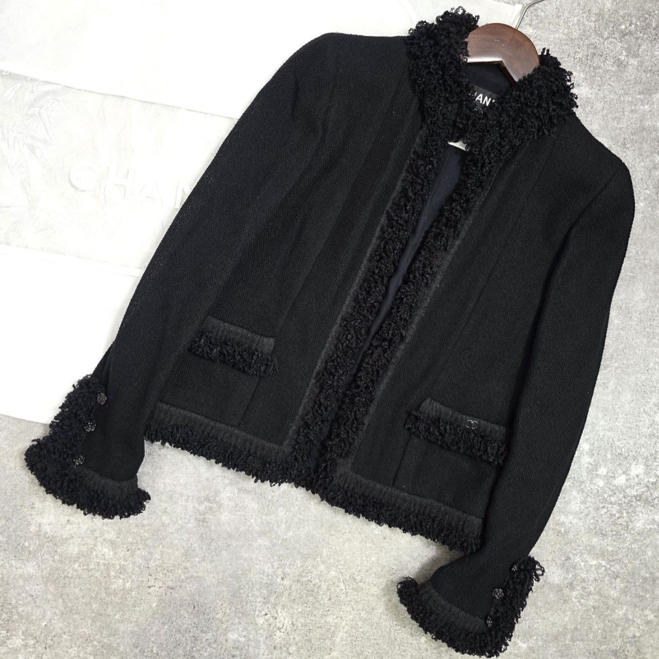 CHANEL ノーカーディガン 黒 フリンジ付き CHANEL ノーカーディガン 黒 フリンジ付き