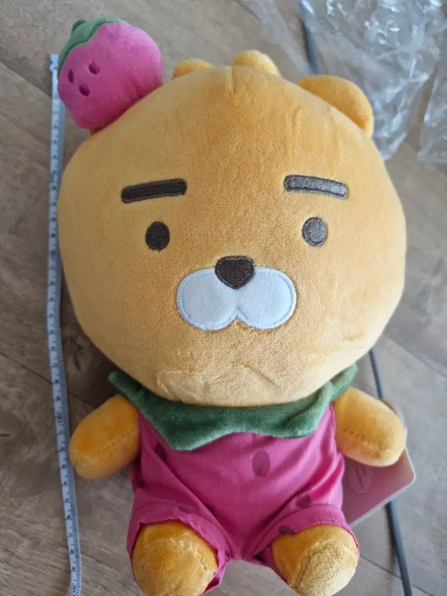 KAKAO FRIENDS(カカオフレンズ) RYAN(ライアン) イチゴ