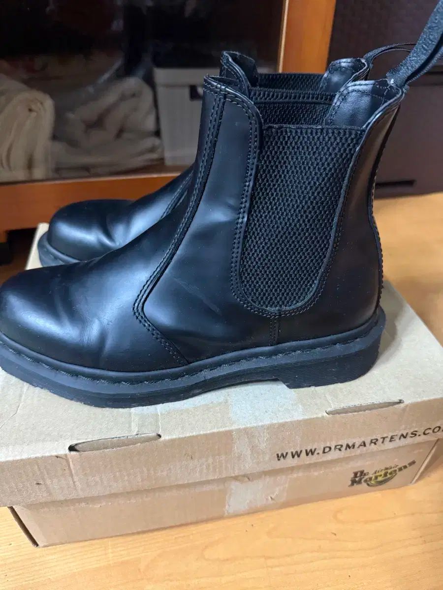 チェルシーブーツ