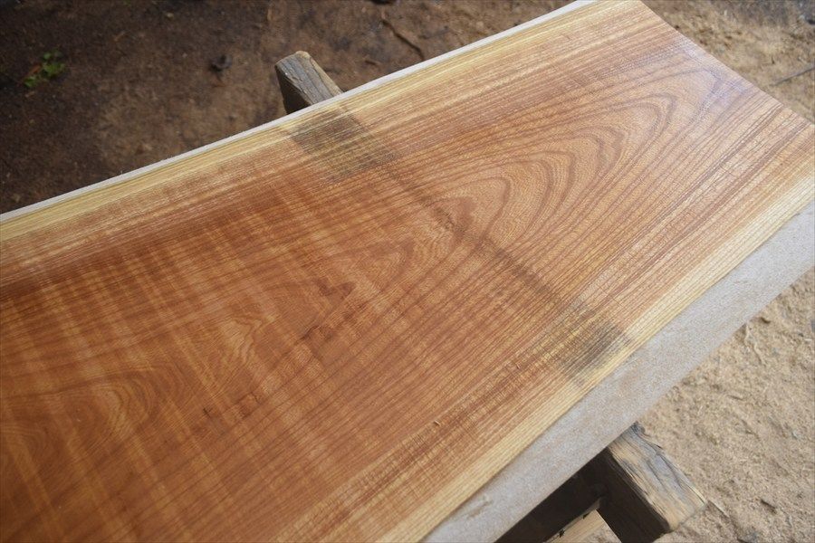 欅の木 アウトレット ケヤキ(欅)の一枚板 長さ約105cm 幅約35～43cm 厚