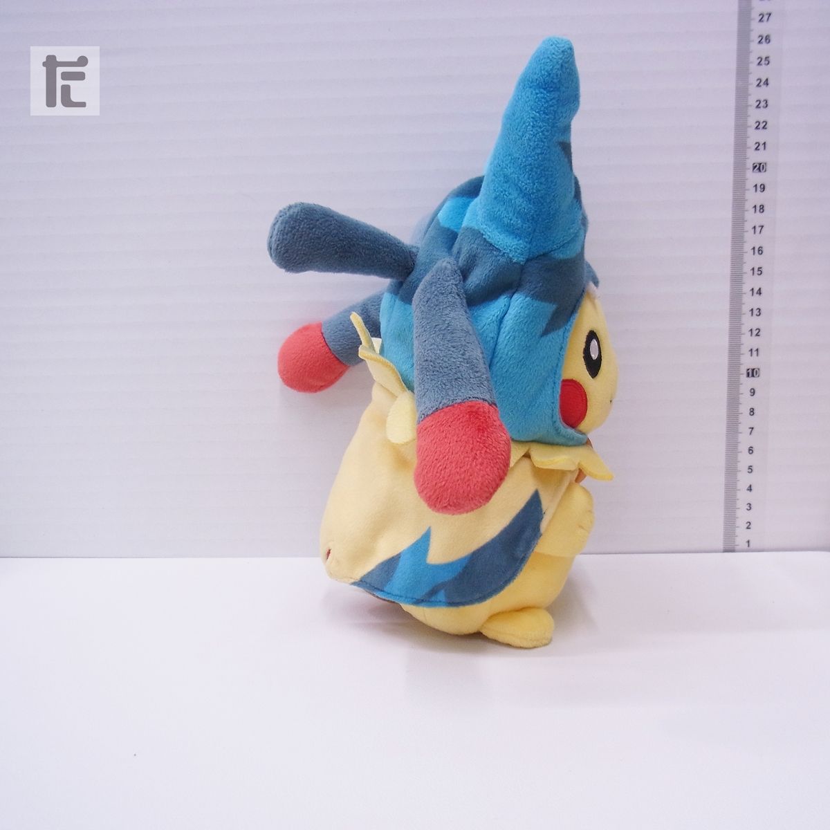 ポケモン　ピカチュウ マント付きぬいぐるみ　ポンチョ　メガルカリオ ポケモン ピカチュウ マント付きぬいぐるみ ポンチョ