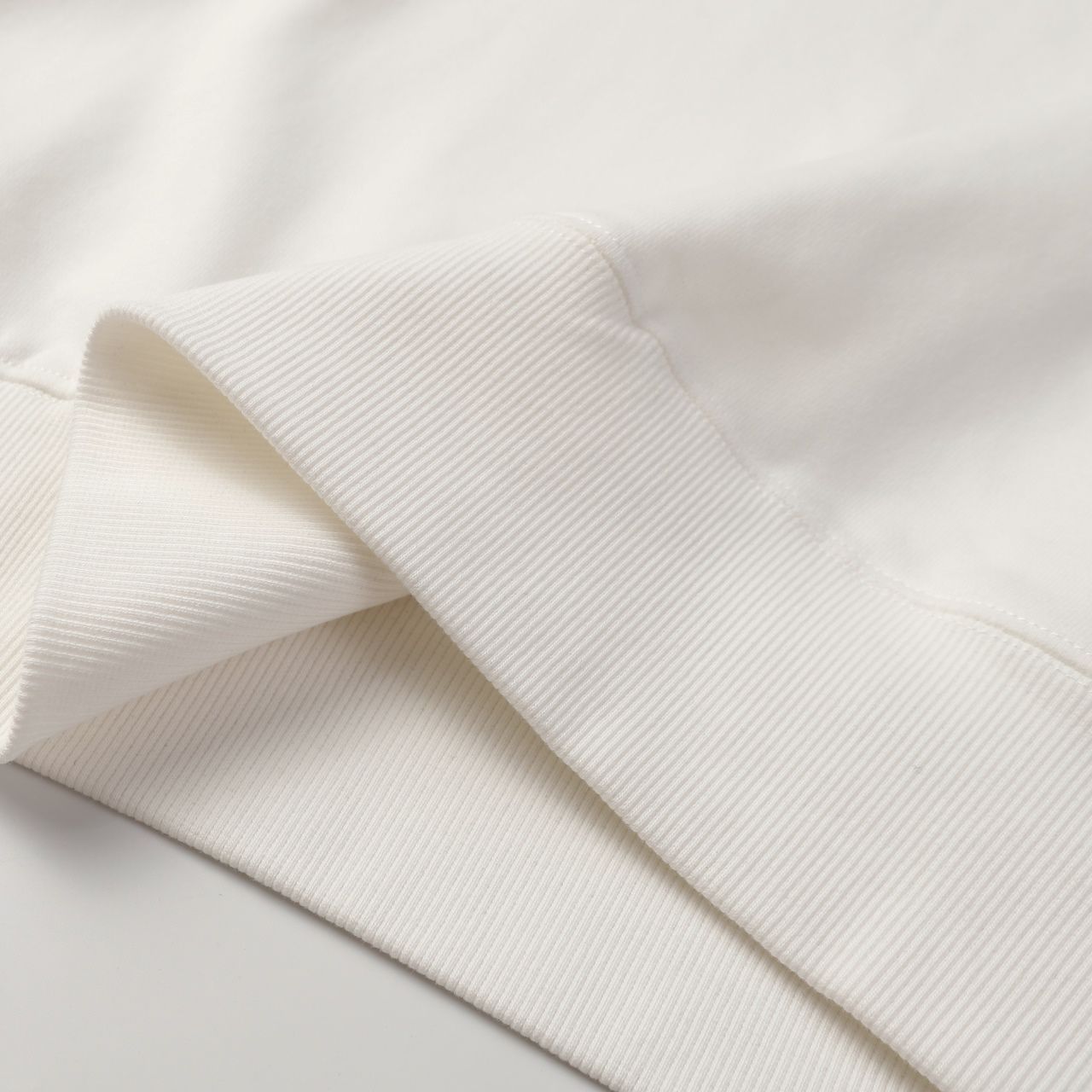 【新作到着!!】 Balenciaga パリセーガ ロゴスウェットシャツ 【最大40％OFF＆7日間返品OK】