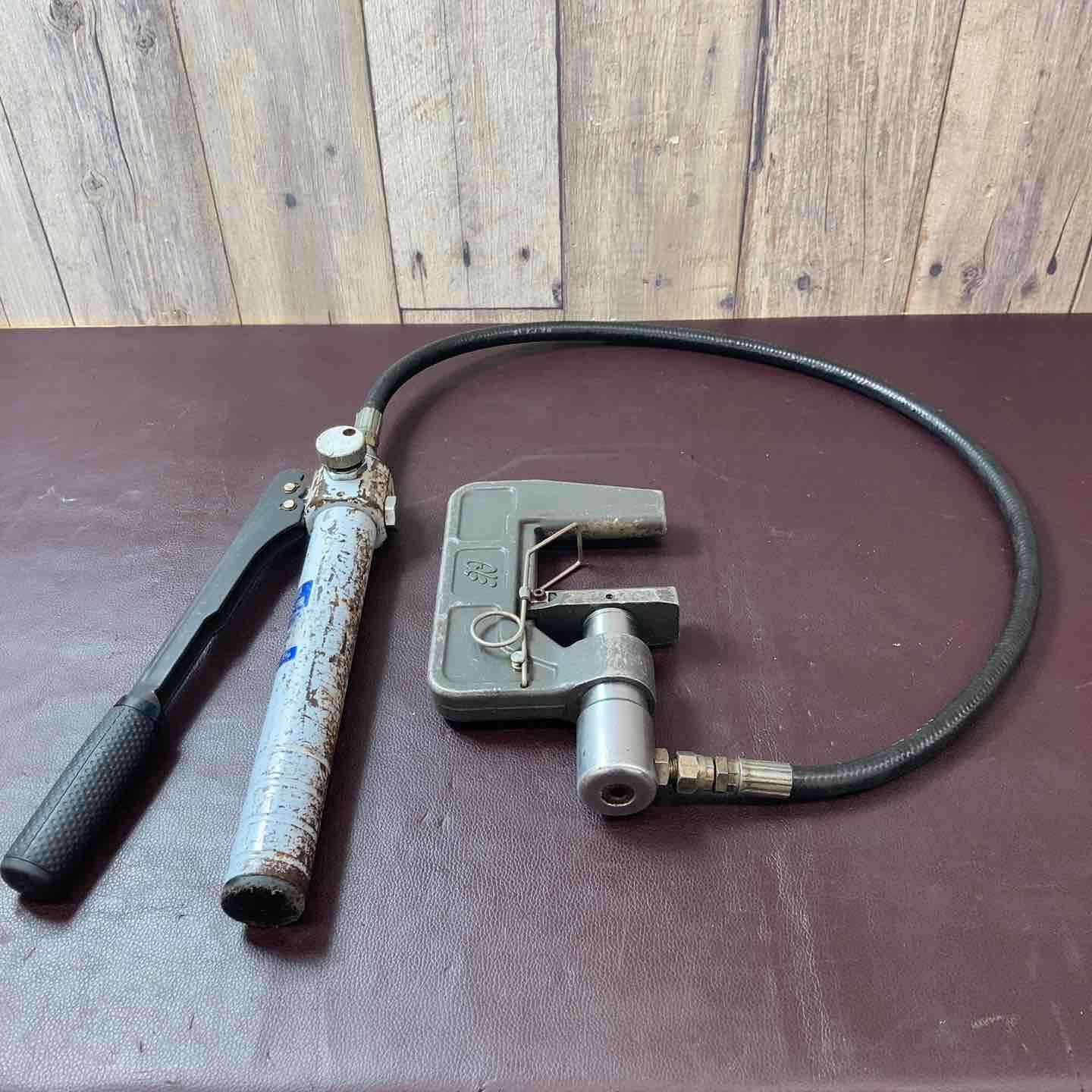 品 亀倉精機 油圧式パイプ断水機 SS-30型 圧着 ストッパー 東大和店