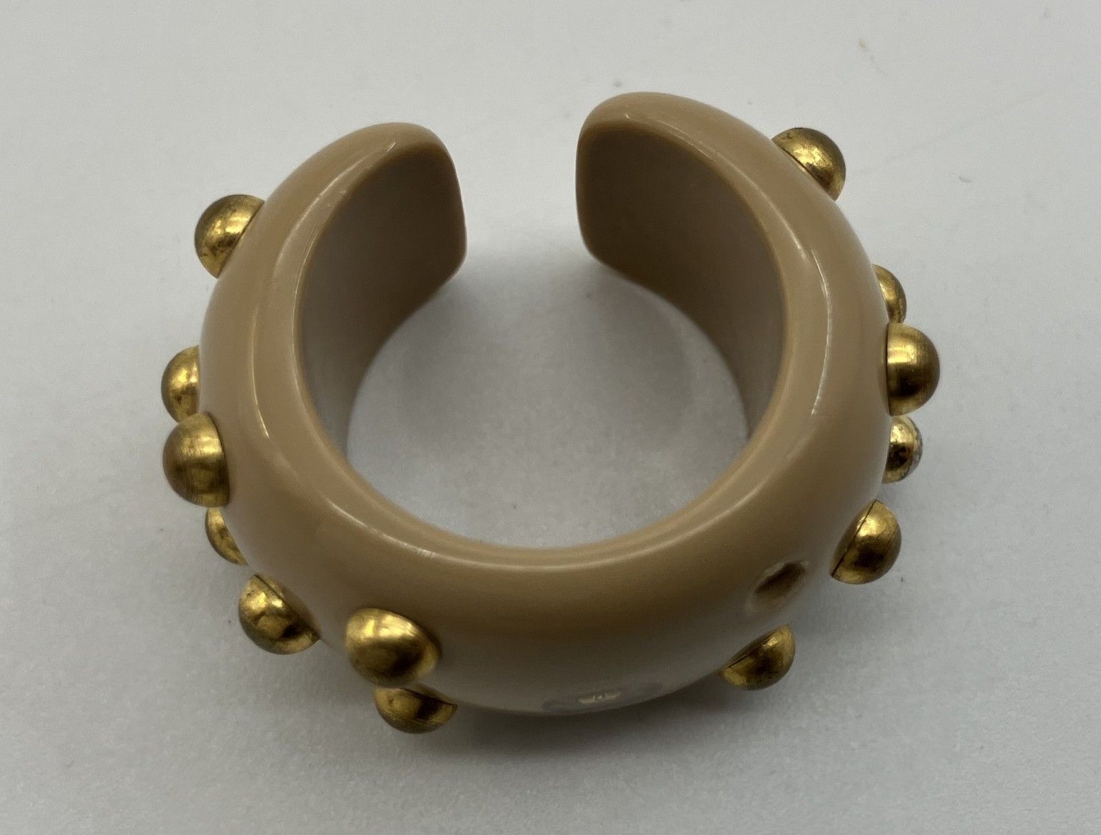 CHANEL スタッズ付きリング Chanel 22S Gold Crystal Star Interlocking CC Logo Metal