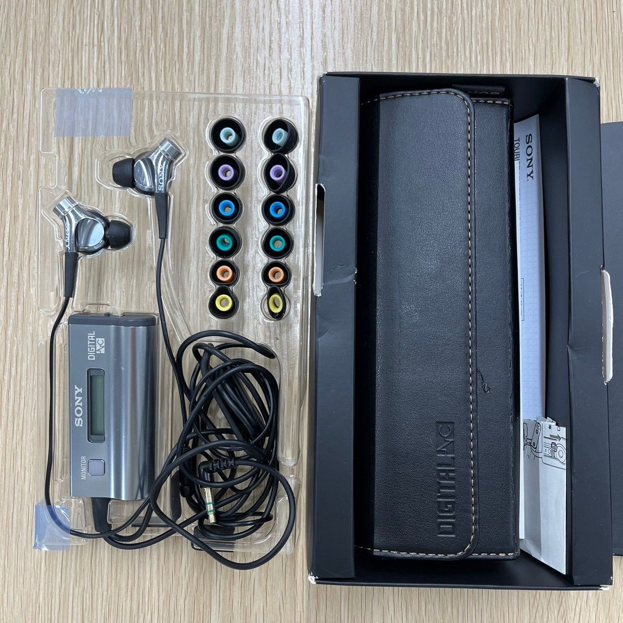 ソニー ノイズキャンセリングイヤホン MDR-NC300D Amazon.co.jp: SONY カナル型ノイズキャンセリングイヤホン MDR