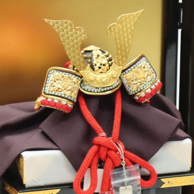 値下げしました！５月人形　京兜飾り24KGP　金屏風+飾段掛付　＜25a96＞ 値下げしました！5月人形 京兜飾り24KGP 金屏風+飾段掛付