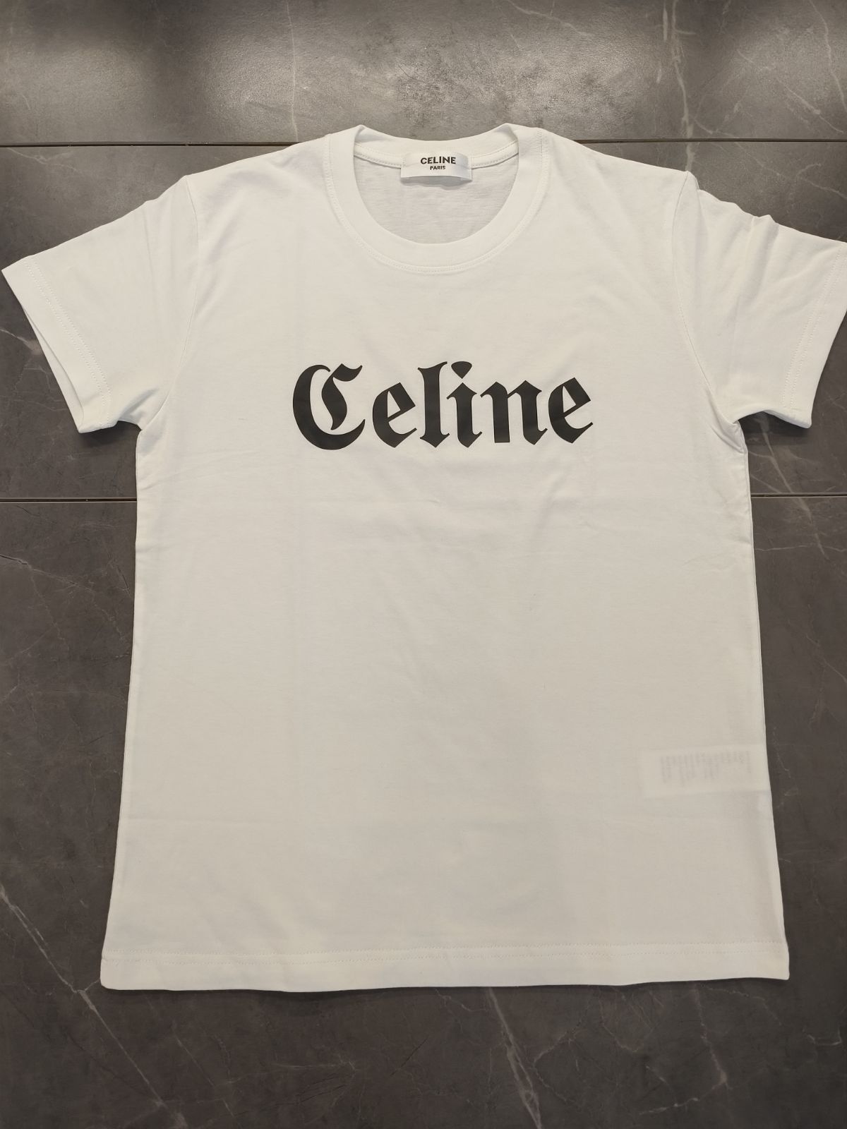 CELINE メンズ Tシャツ ロゴ入り ホワイト 半袖 シンプル 高級 - Tシャツ