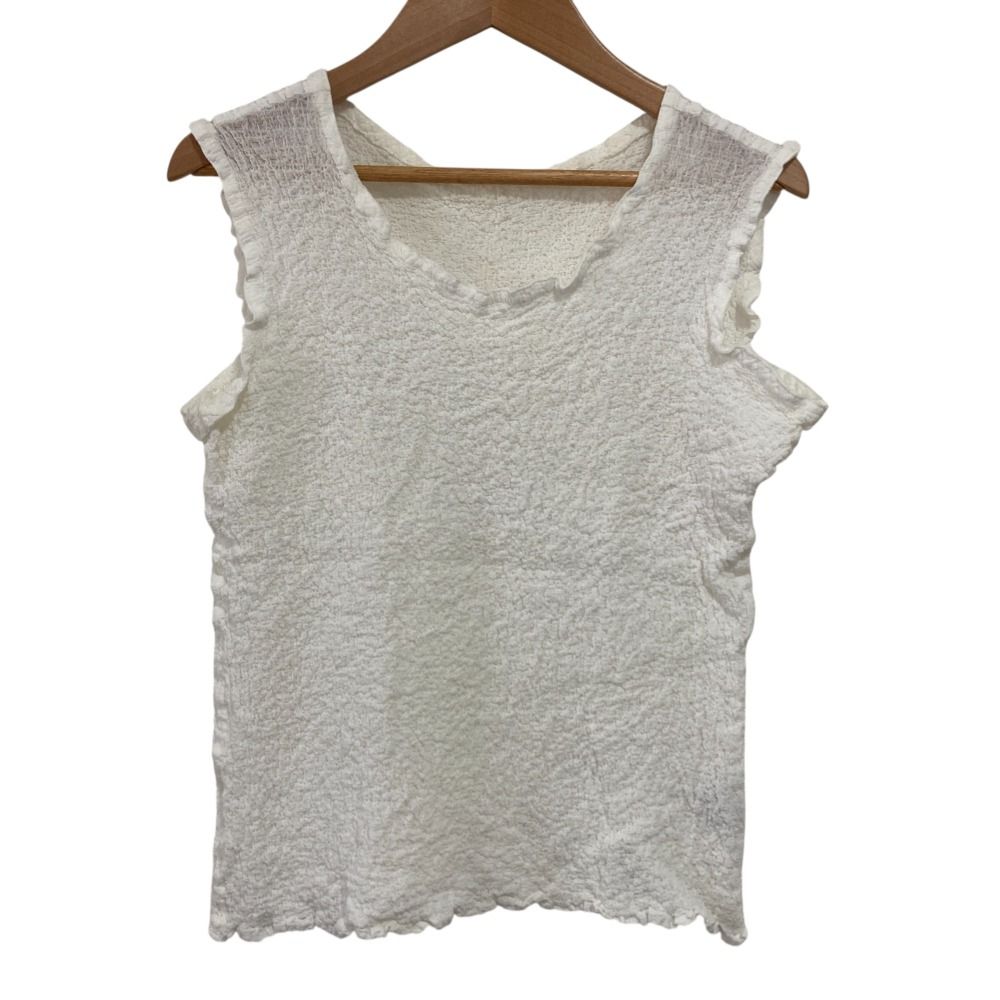 me ISSEY MIYAKE ノースリーブカットソー　MADEINJAPAN me ISSEY MIYAKE イッセイミヤケ カリフラワープリーツ