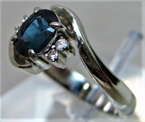 Pt900プラチナ リング指輪 サファイヤ0.98ct ダイヤ4ヶ入0.06ct - メルカリ