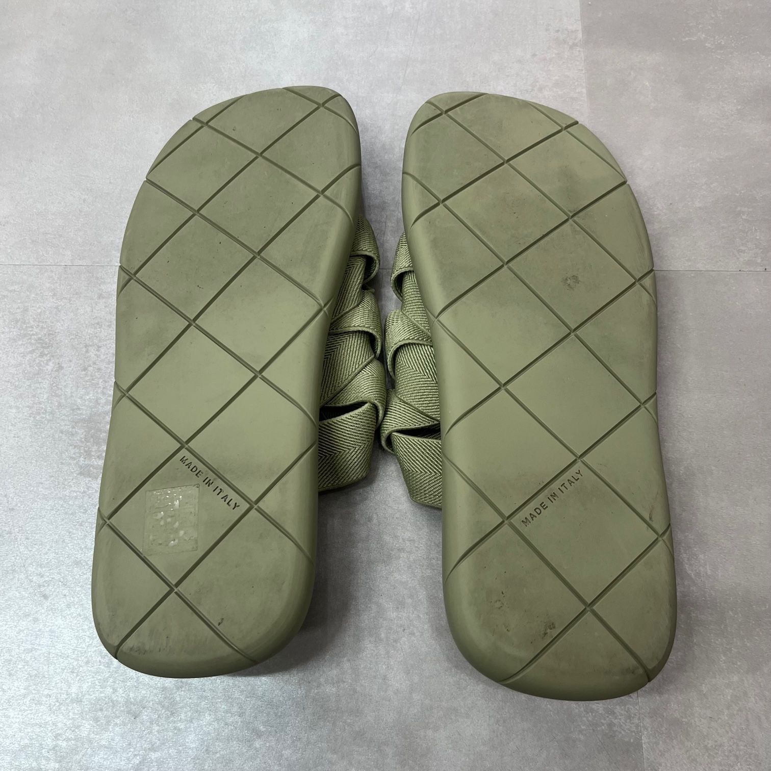 BOTTEGA VENETA イントレチャートサンダル プラットミュール