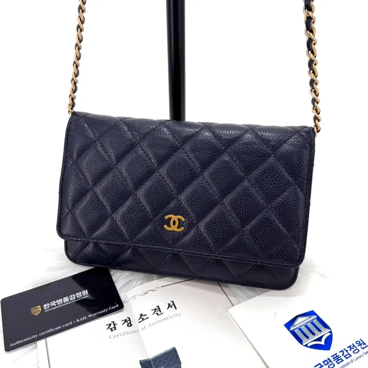完成した感じ Chanel シャネル キャビア WOC チェーン クロスバッグ ネイビー