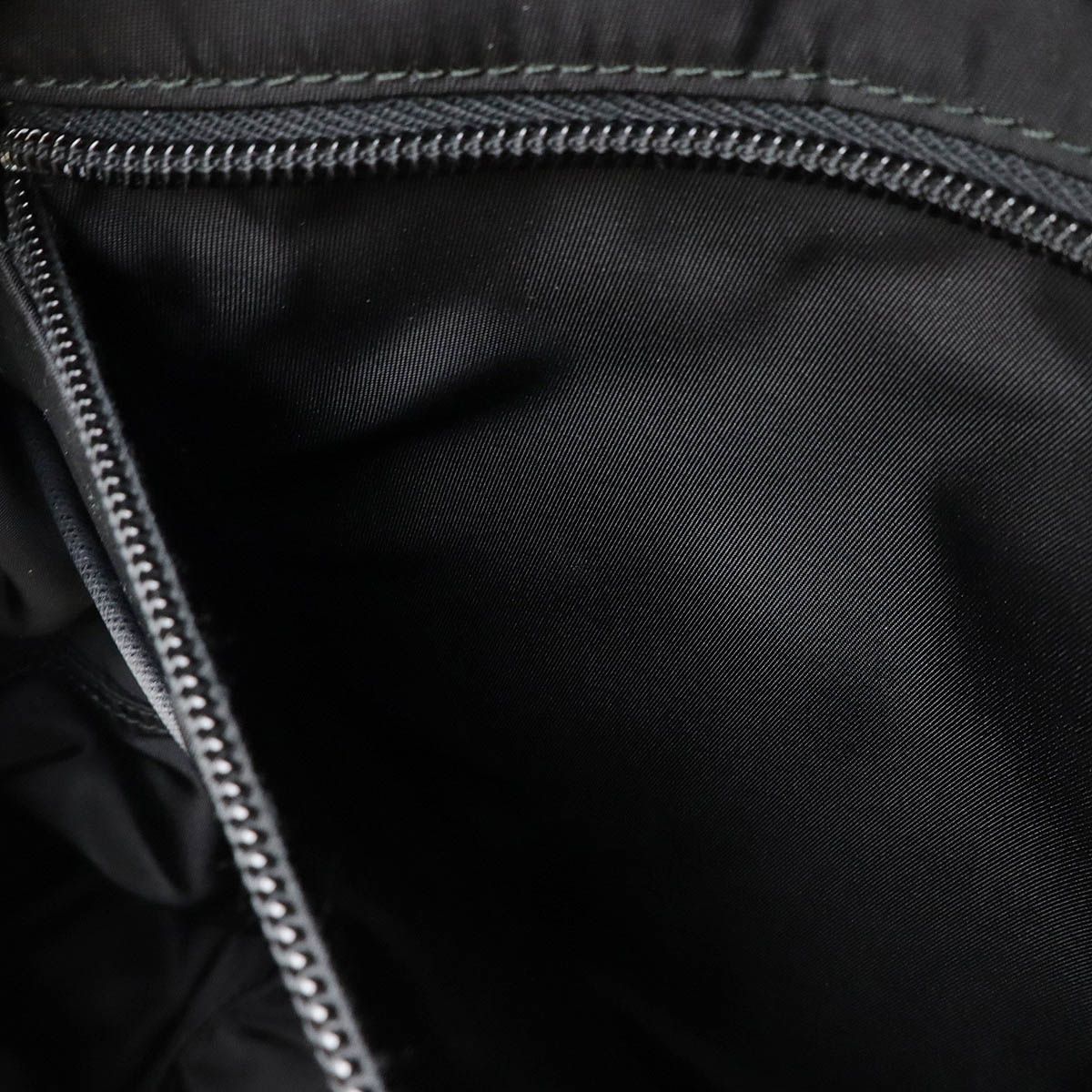PRADA プラダ トライアングルロゴ TESSUTO MONTAGN バックパック 