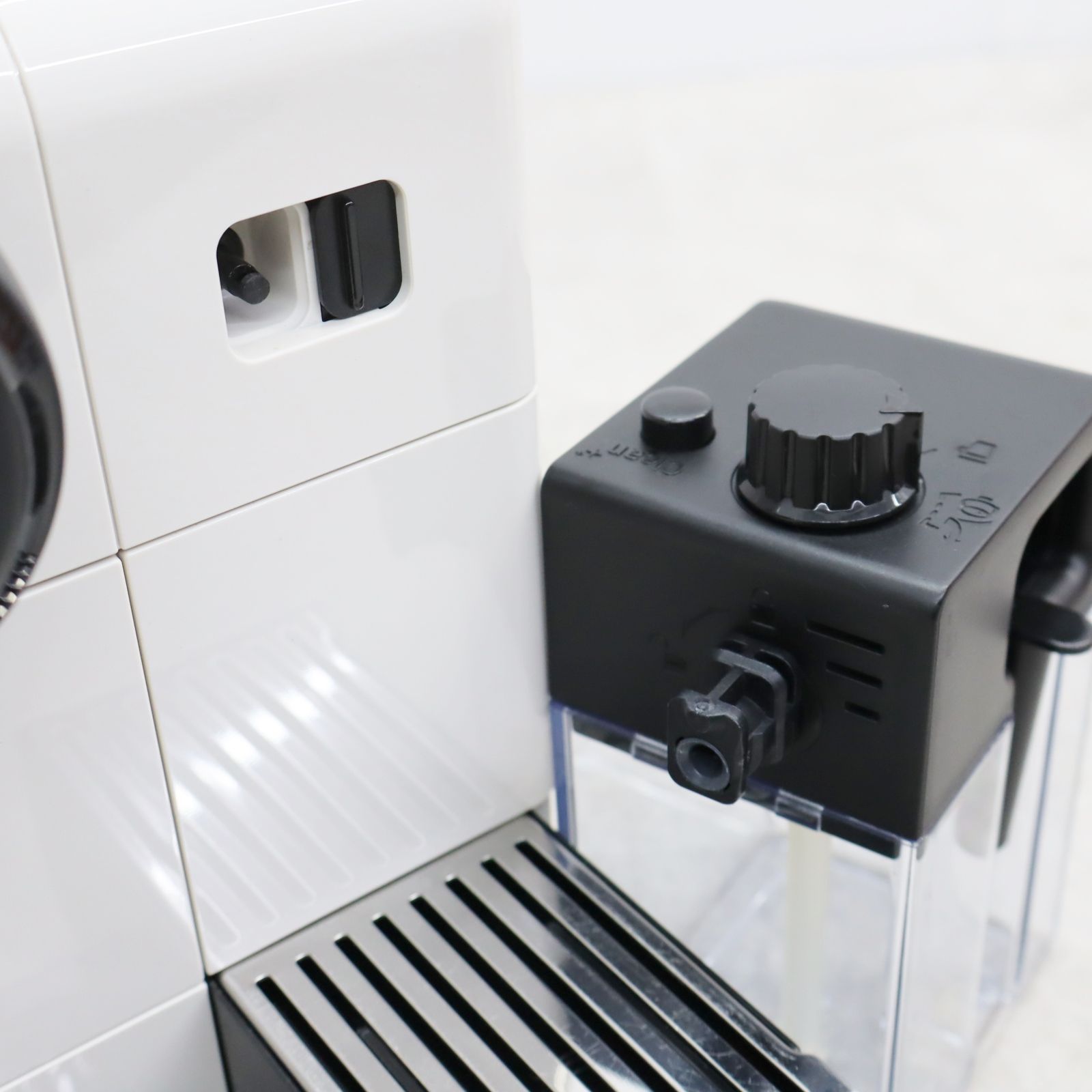 中古】 Nespresso ラティシマ+ (プラス) ホワイト F411WH Nestlé