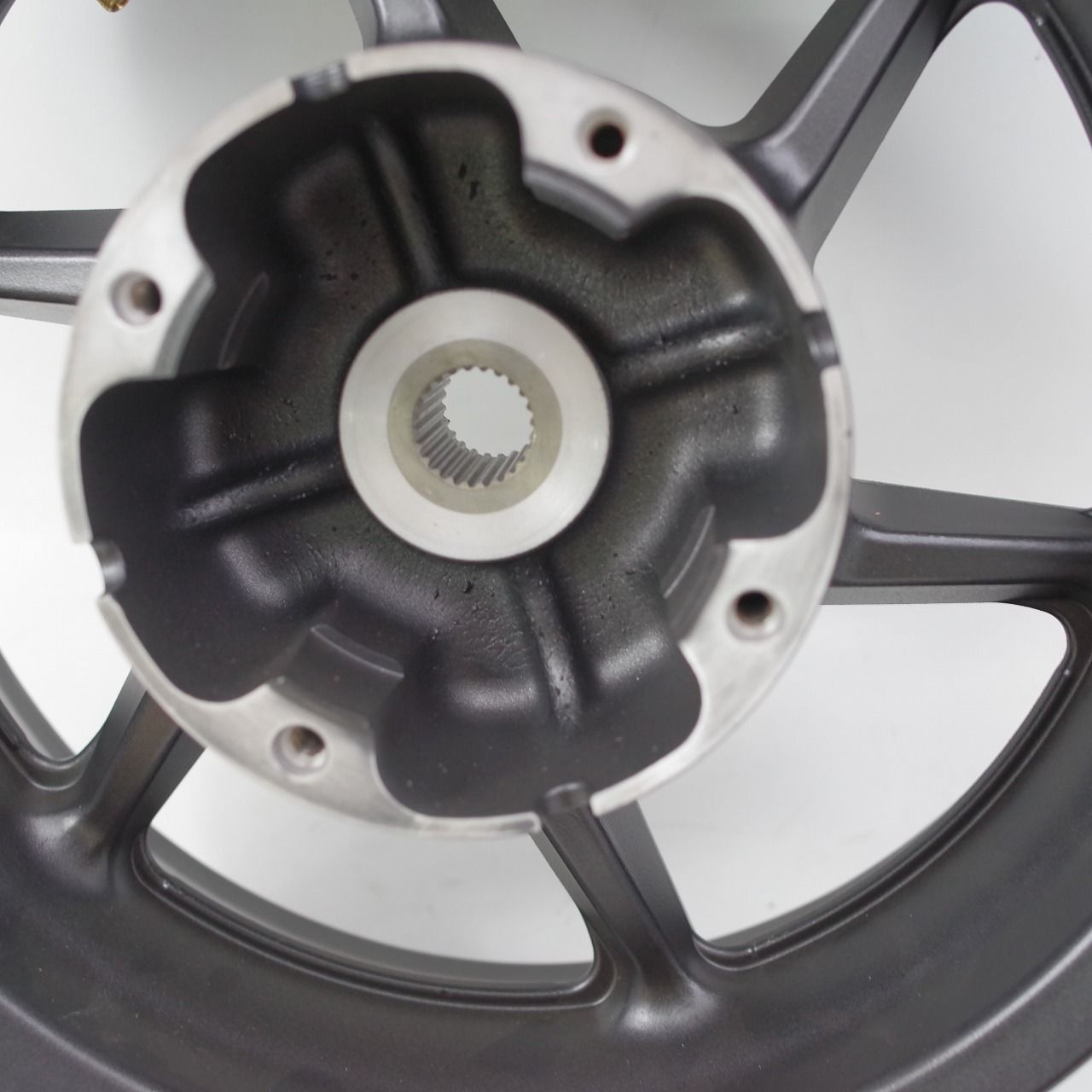 ホンダ フォルツァ MF10 純正 リアホイール 黒 ２ 42650-KVZ-660ZB