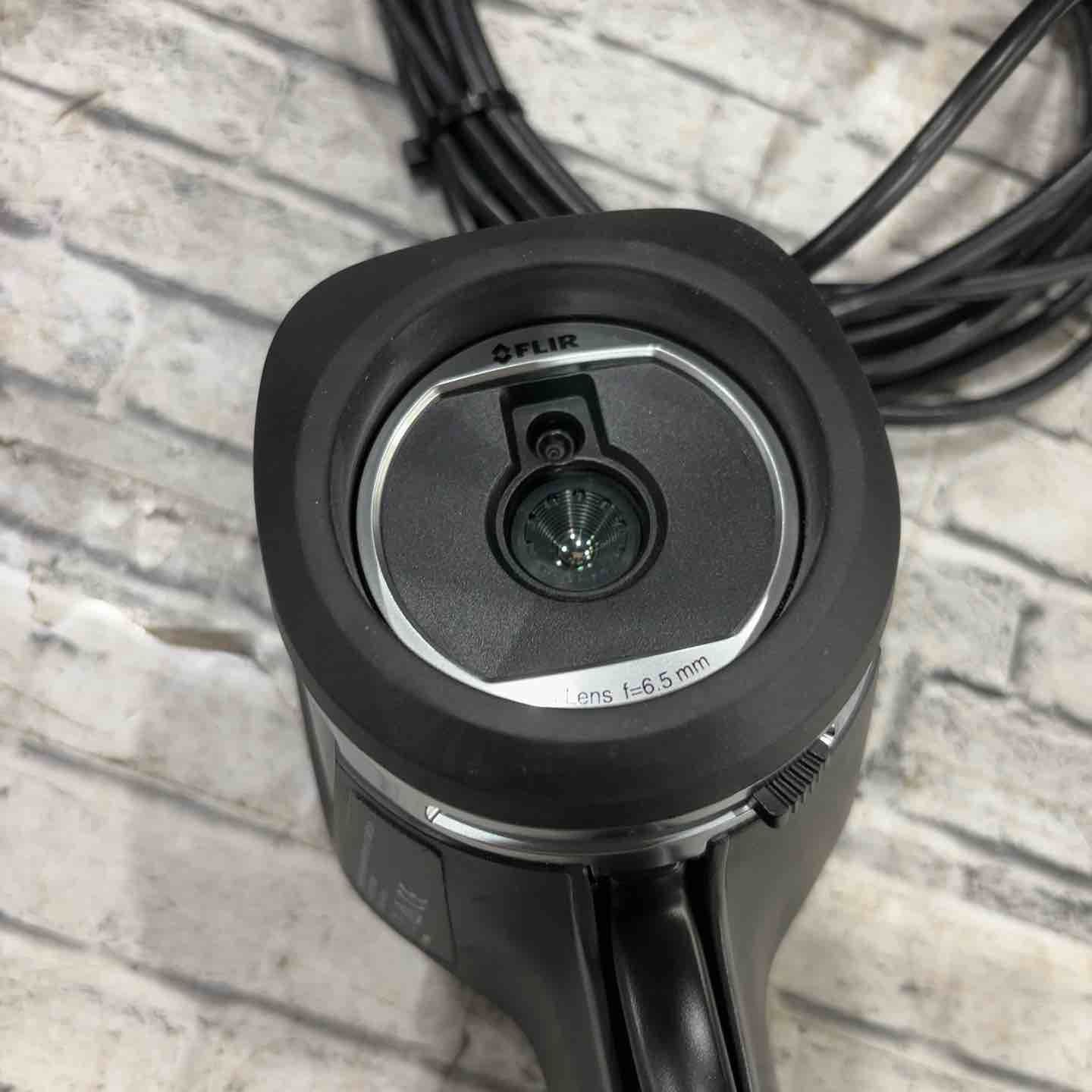 FLIR 携帯用小形熱画像カメラ