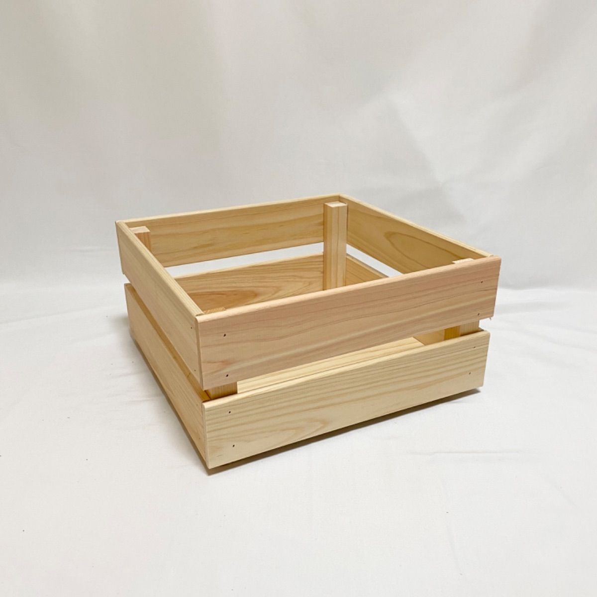国産ひのき　正方形の木箱　商品はご注文を受けてからの製作となります。 商品発送はご注文いただいてから35日以内の発送。