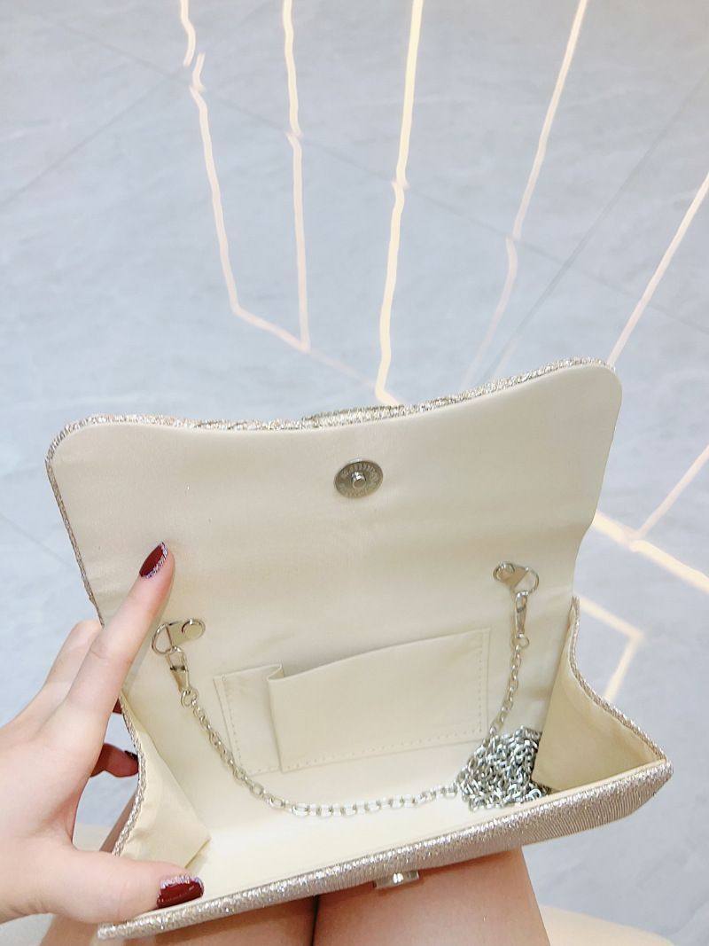 クラッチバッグ