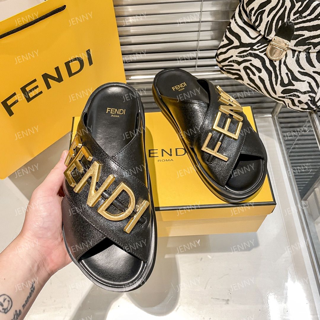 FENDI フェンディグラフィ レザー スライドサンダル  ブラック