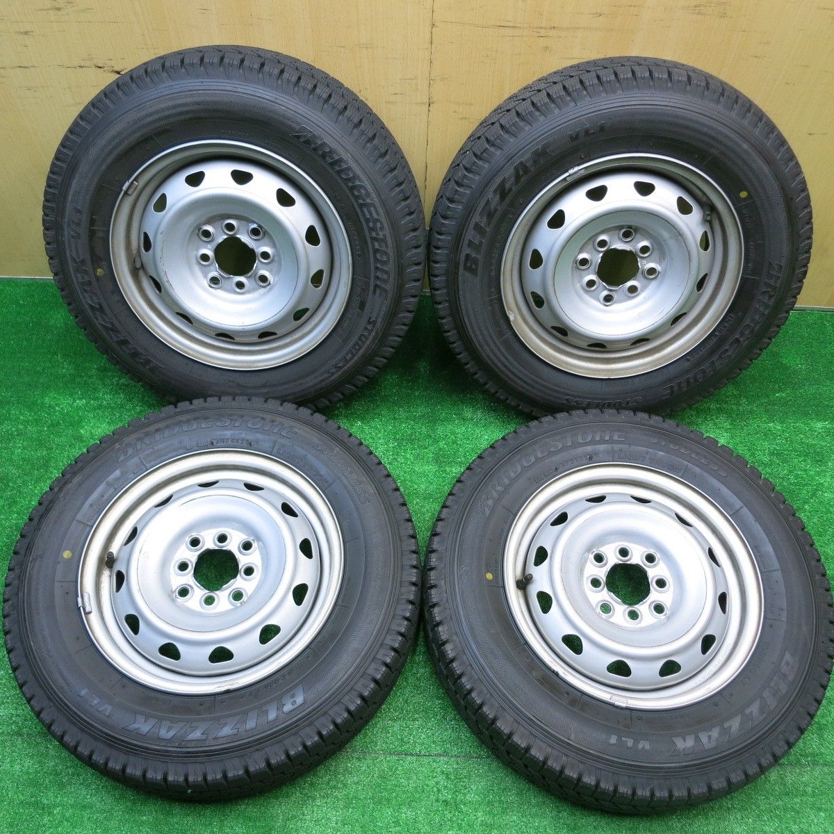 バリ溝 23年 ほぼ10分 スタッドレス 165R14 8PR ブリヂストン ブリザック VL1 スチール ホイール 14インチ PCD100 114.3|4H マルチ 5100906HAス