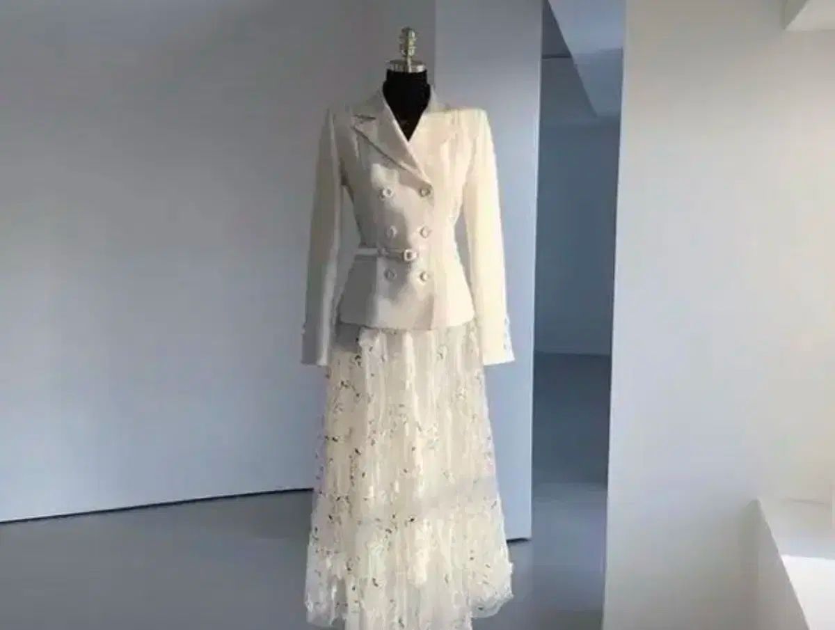 ラベルルブラン ウールシルク ジャケット-パーレ ドット スカート